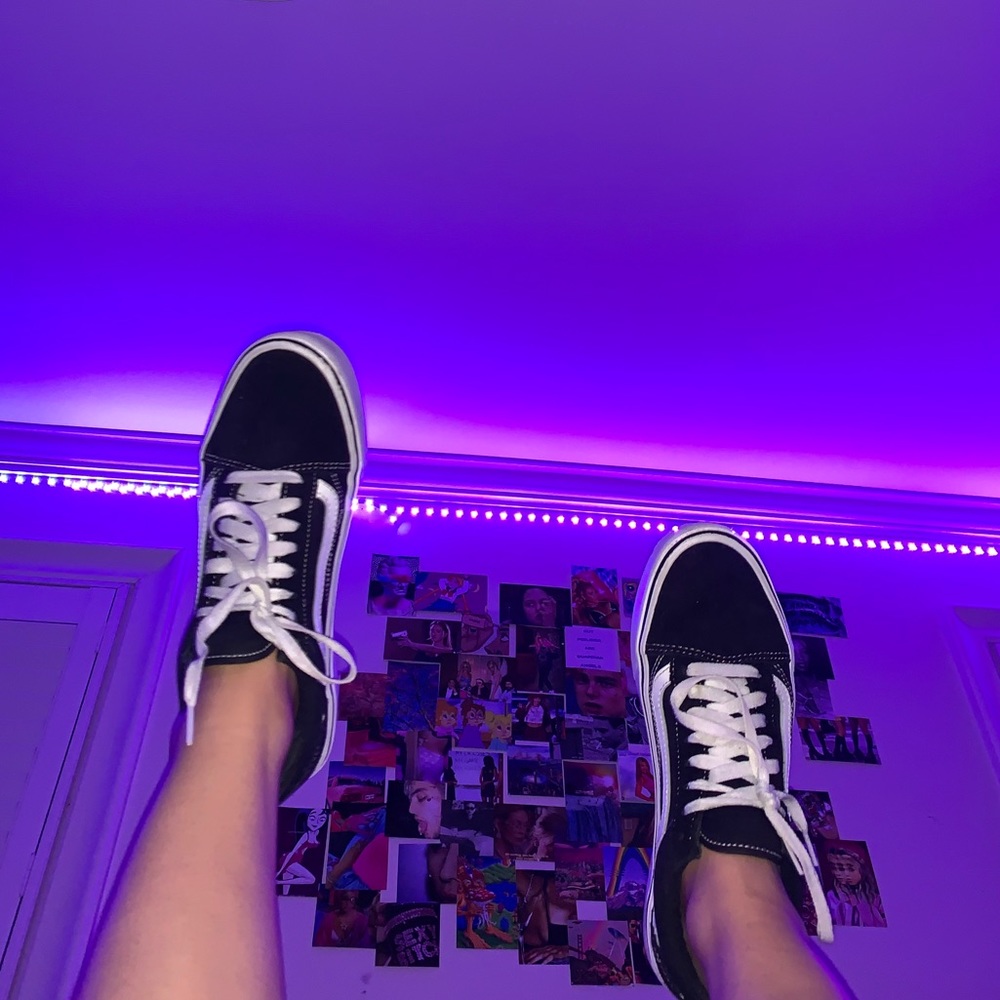 Black canvas vans
